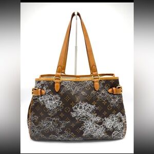 🔥RARE🔥 Louis Vuitton Dentelle Batignolles Tote - Silver